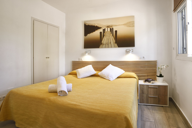 Bedroom 3, Naika Studios & Apartments, Baleares