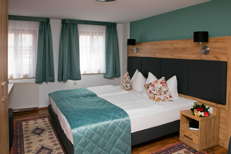Bedroom 3, Hotel am Siebersturm, Ansbach