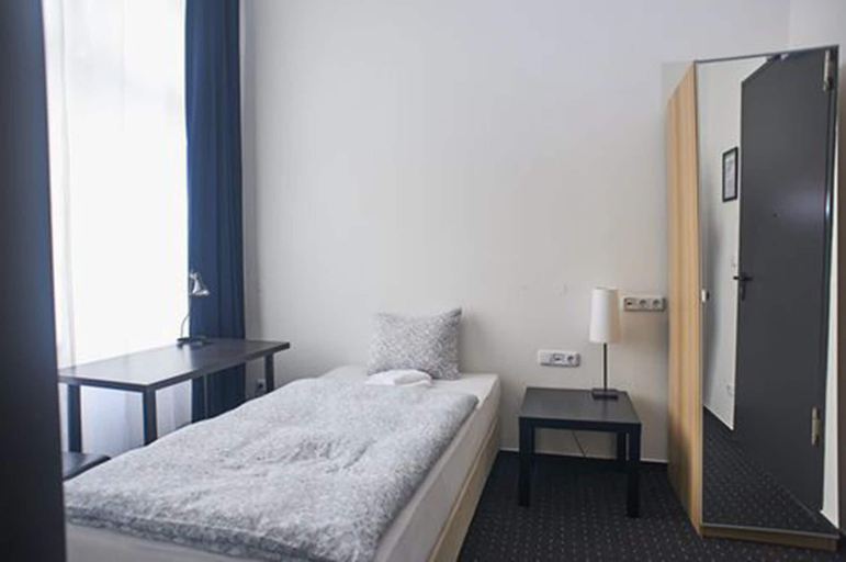 Bedroom 3, Hotel Goldmarie, Berlin