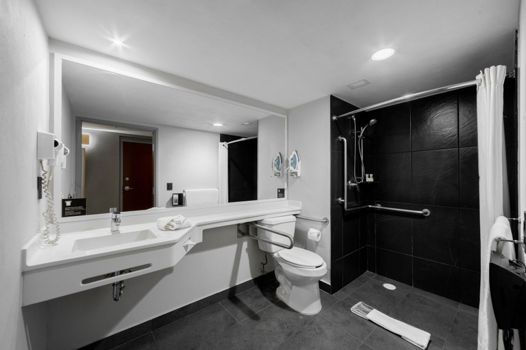 Bathroom 5, City Express Plus By Marriott Guadalajara Palomar, Tlajomulco de Zúñiga