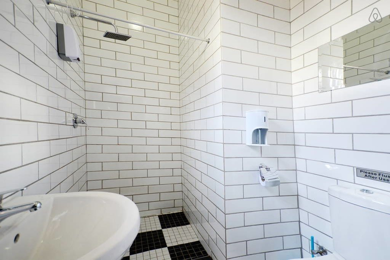 Bathroom 4, Legacy Guest Lodge, City of Johannesburg
