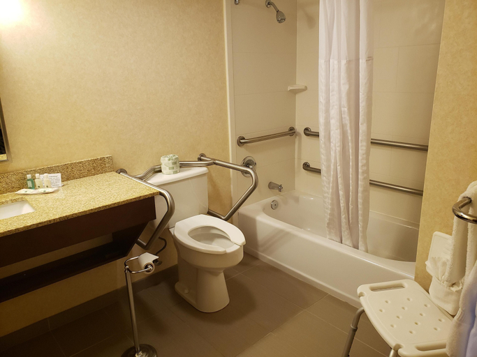 Bathroom 4, Quality Inn & Suites Mansfield, Tioga