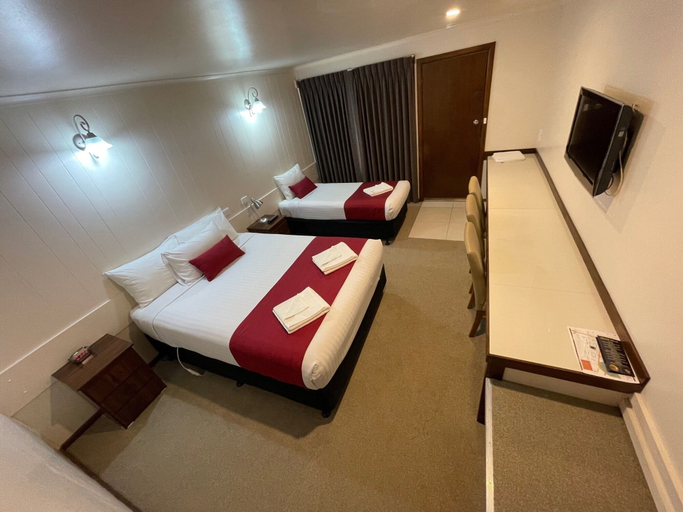 Bedroom 2, Jerilderie Motor Inn, Jerilderie