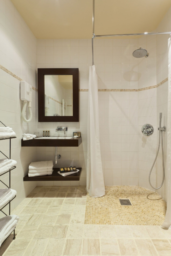 Bathroom 5, Hotel Le Clos Medicis, Paris