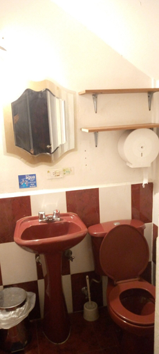 Bathroom, The Imperial Hostal, Quito