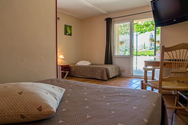 Bedroom 3, Logis Hotel Restaurant L'Escarbille, Ardèche