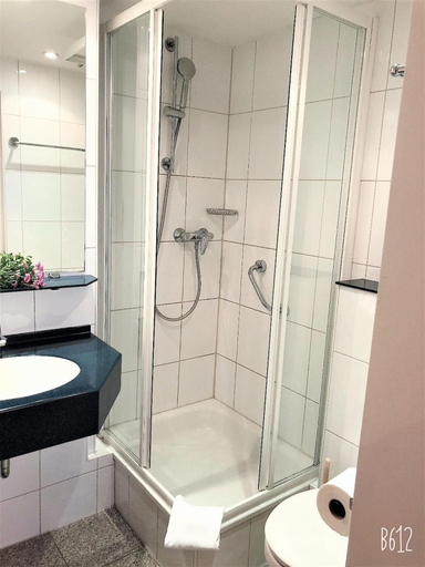 Bathroom 5, Hotel Austria Stuttgart-City, Stuttgart
