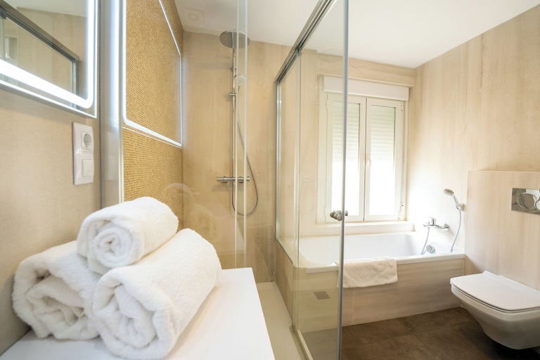 Bathroom 4, Plaza Mina Suites - Adults Recommended, Cádiz