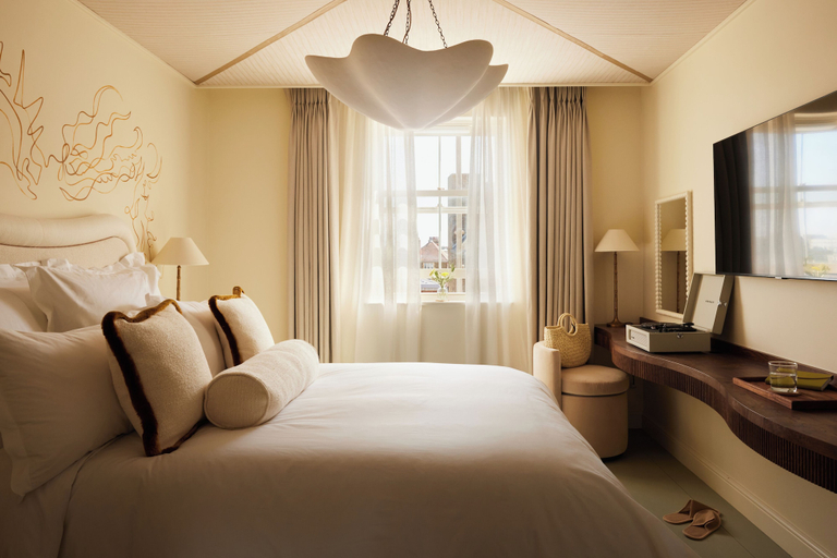 Bedroom 3, No.42 by GuestHouse Margate, Kent