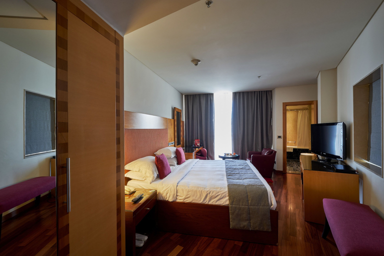 Bedroom 3, Coral Beach Hotel and Resort Beirut, Baabda