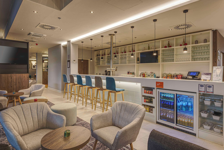Food & Drinks 2, Hampton by Hilton Stuttgart City Centre, Stuttgart