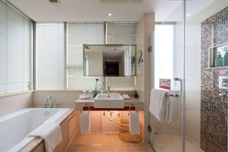 Bathroom 5, Ramada Zibo, Zibo