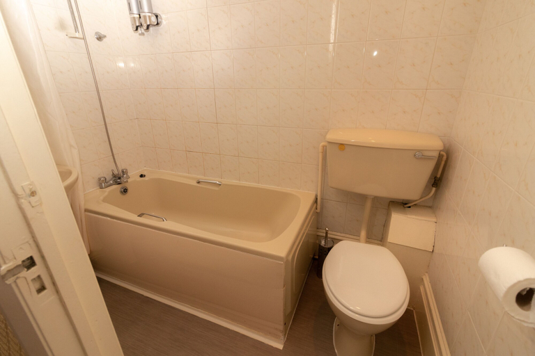 Bathroom 2, The Starlux Hotel, Blackpool