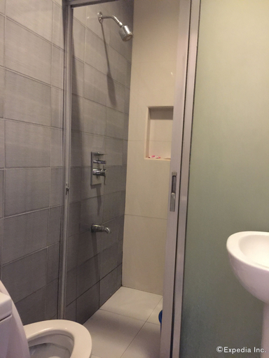 Bathroom 4, Arabelle Suites, Tagbilaran City