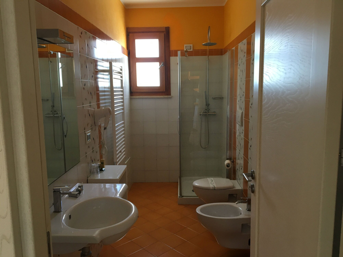 Bathroom 5, Santa Caterina Resort, Lecce