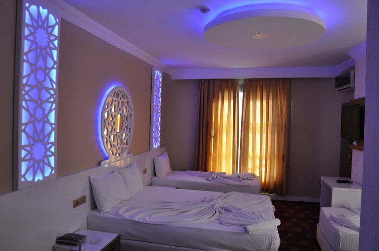 Bedroom 4, Ugur Hotel, Merkez