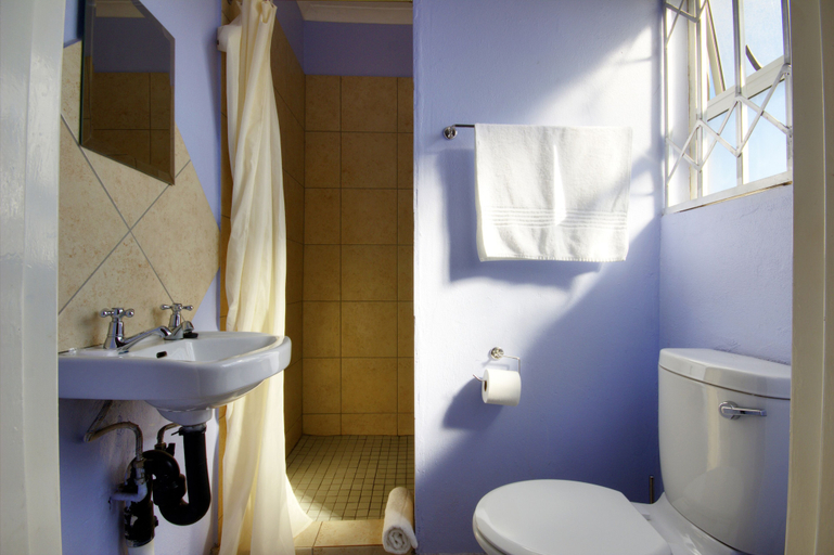 Bathroom 5, Minilitha Lodge, Uthungulu