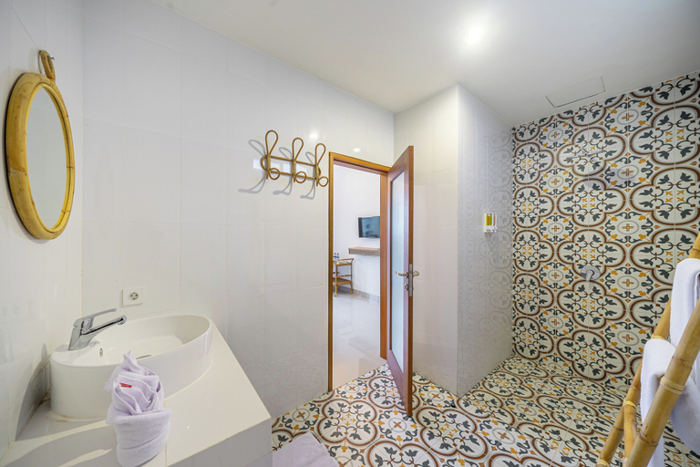Bathroom 3, Kasmaran Bali Guest House, Badung