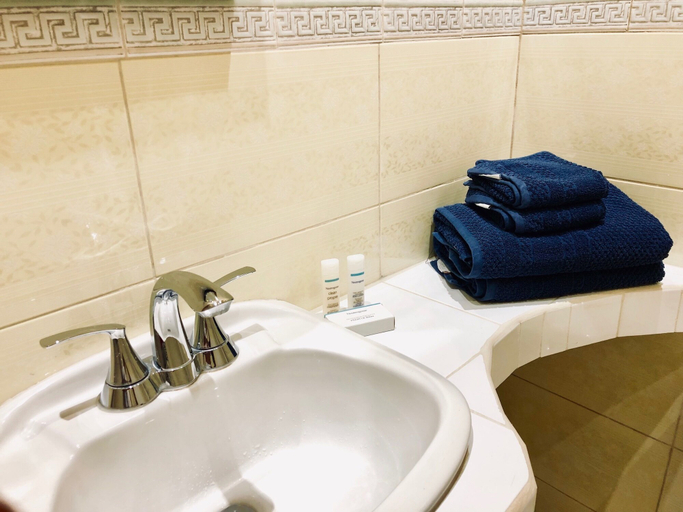 Bathroom 3, Hostal el Cubanito, Centro Habana