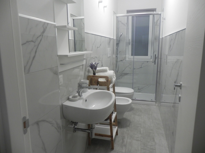 Bathroom 3, Suite Panoramica, Bari