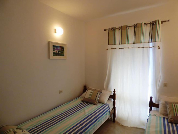 Bedroom 2, Apartamento Los Pinos 86, Girona