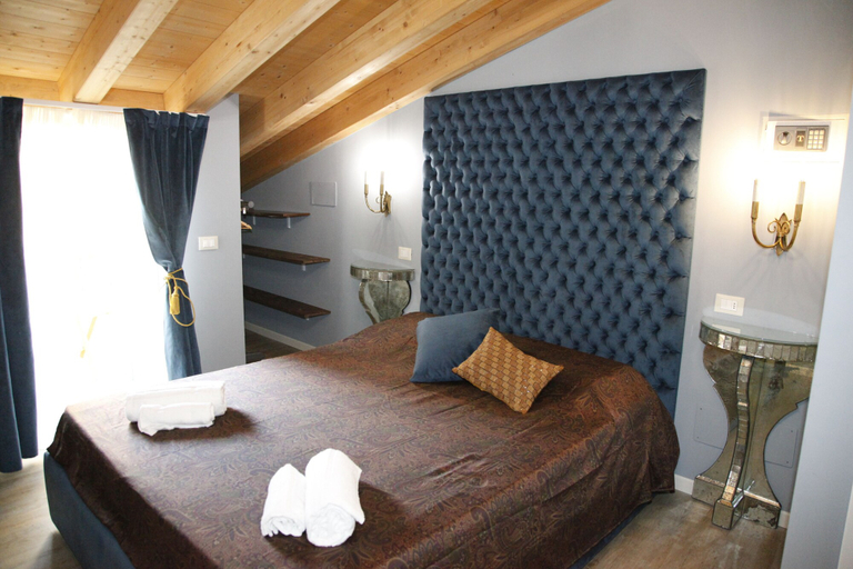 Bedroom 2, Juliet's Nest, Verona