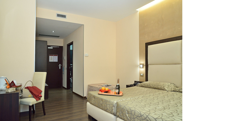 Bedroom 3, Catone District Hotel, Rome