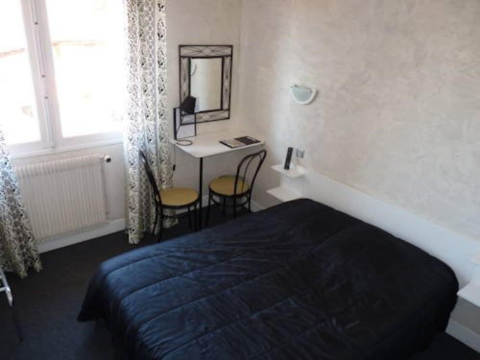 Bedroom 4, Le Rest In Born, Landes