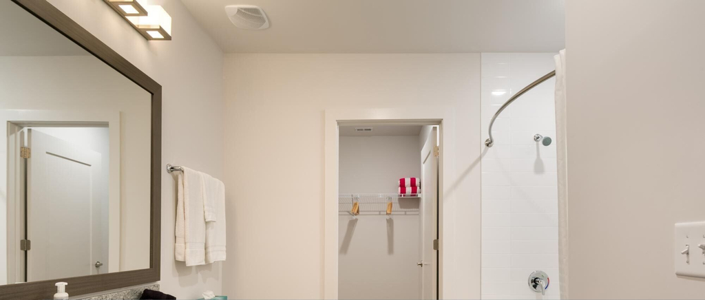 Interior 5, S2bb Bright 2-br Midtown Apartment With Pool and Gym, Atlanta