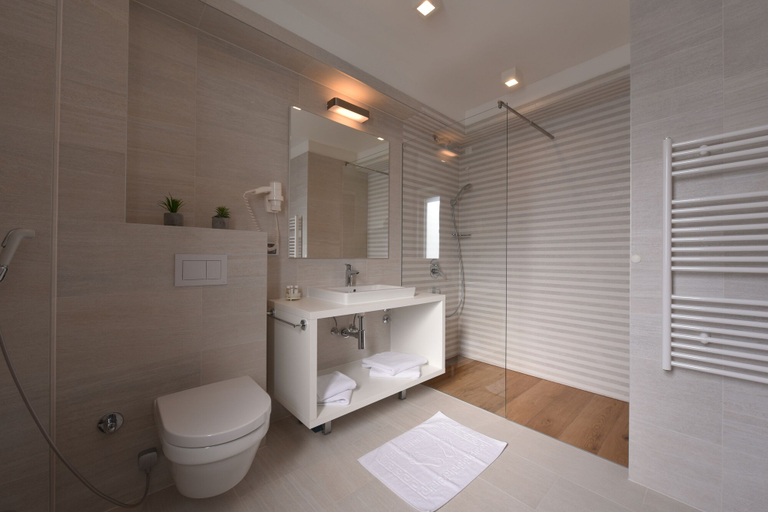 Bathroom 5, Hotel City One Diamond, Sarajevo