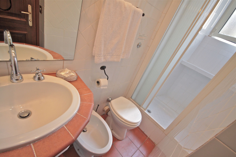 Bathroom 4, Hotel Panda, Rome