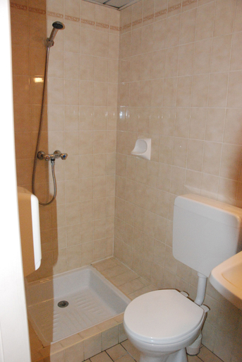 Bathroom 4, Hotel Acropolis, Hautes-Pyrénées