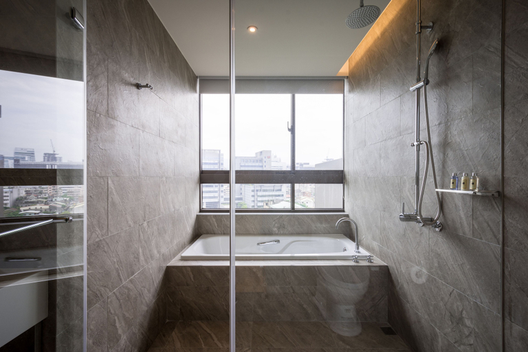 Bathroom 5, Green World NanGang Hotel, Taipei City