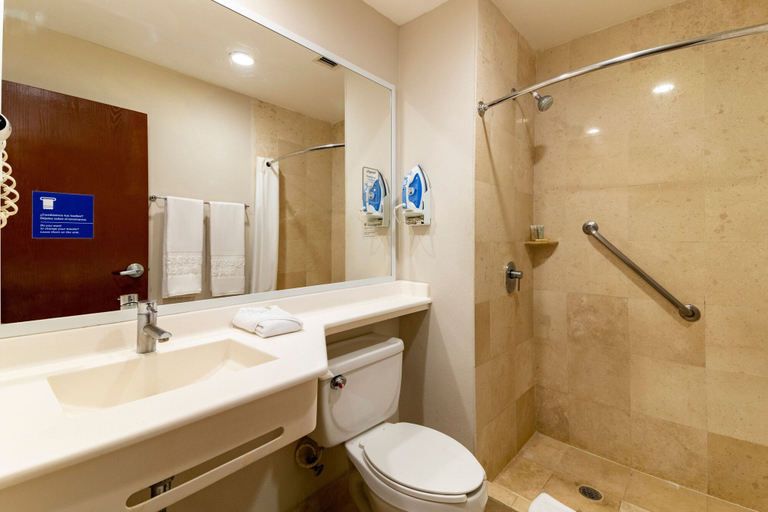 Bathroom 4, City Express by Marriott Cancun, Benito Juárez