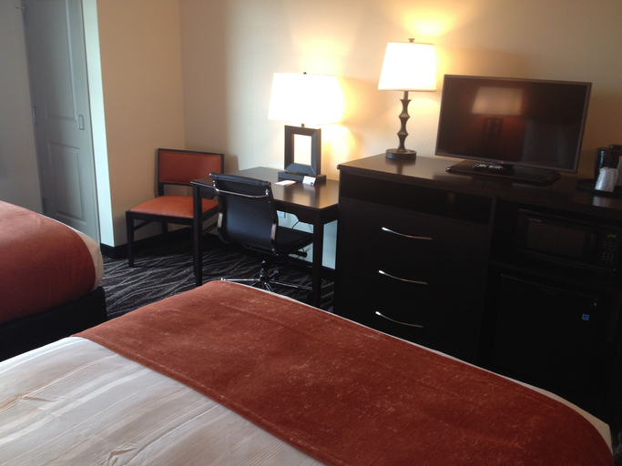 Bedroom 3, AmericInn by Wyndham Waupun, Dodge