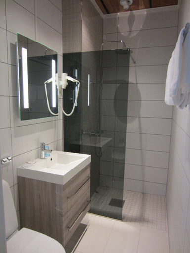 Bathroom 4, Moss Hotel & Apartments, Moss
