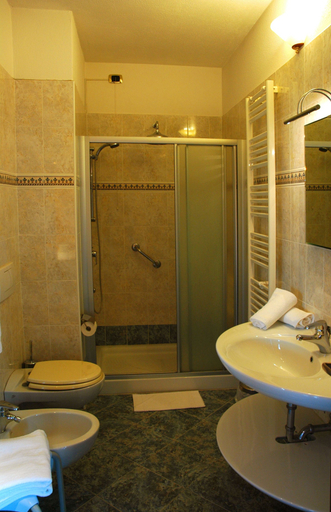 Bathroom 4, Hotel Sonenga, Como
