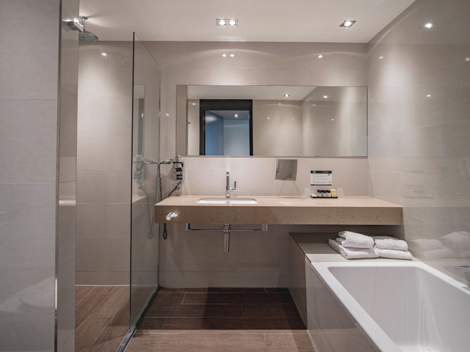 Bathroom 5, Van der Valk Hotel Heerlen, Heerlen