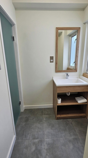 Bathroom 5, Homefield Lodge, London
