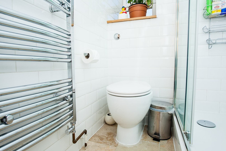 Bathroom 2, Stylish One Bedroom Flat in Vauxhall, London