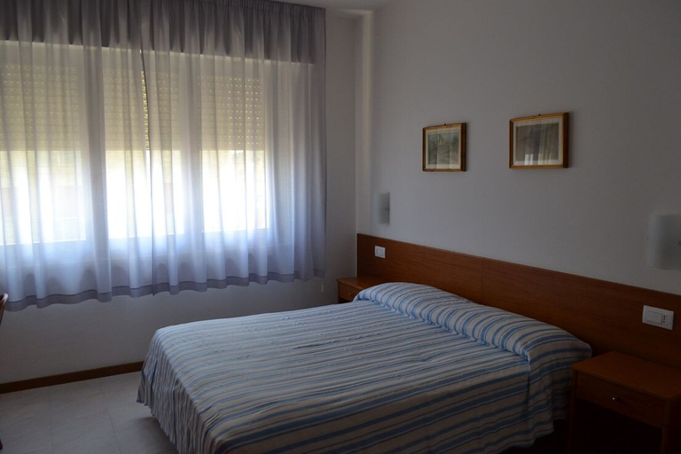 Bedroom 4, Hotel Quaglia, Teramo