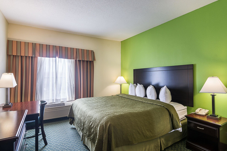 Bedroom 3, Quality Inn & Suites Harvey - Chicago Southland, Cook