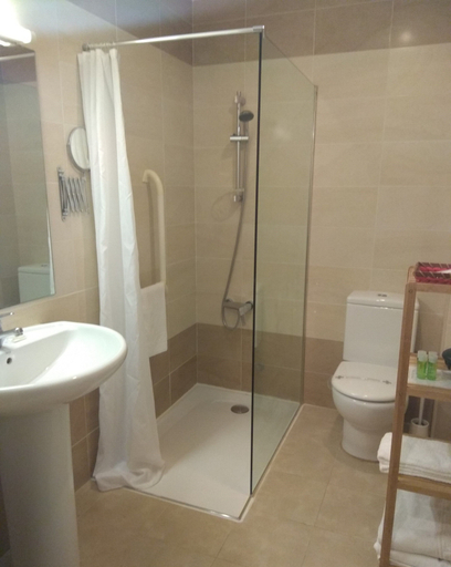 Bathroom 4, Hotel Arrope, La Rioja