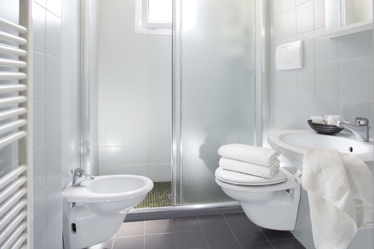 Bathroom 5, Club Meeting Hotel, Rimini