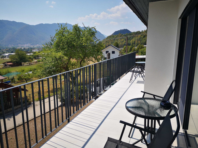 Others 5, Apartments Ole, Tolmin
