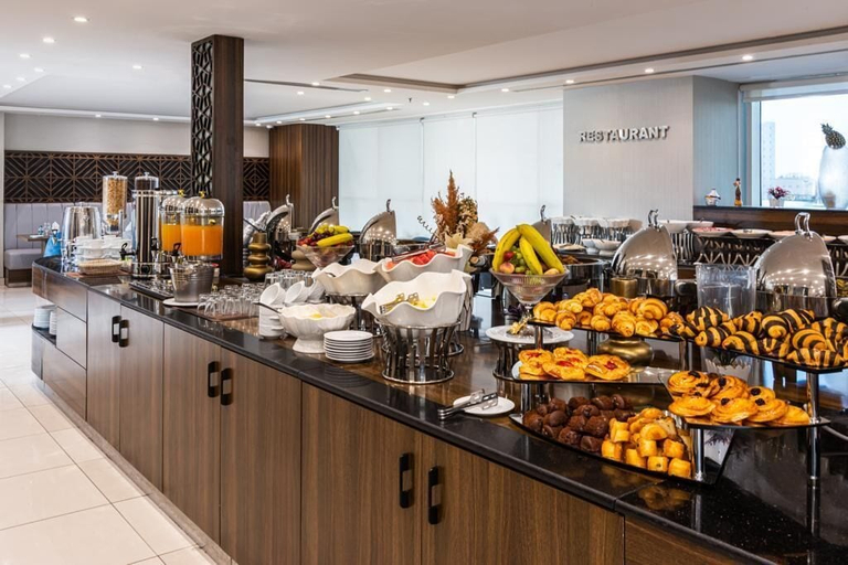 Food & Drinks