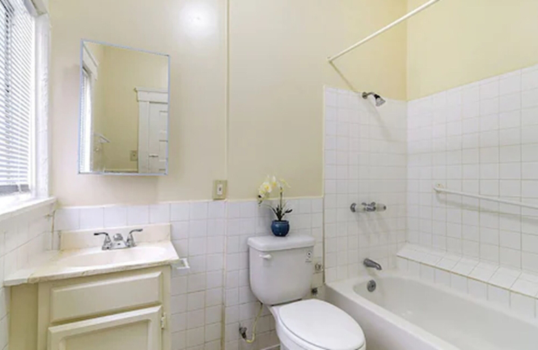 Bathroom 5, Pads On Pasadena Ave, Los Angeles