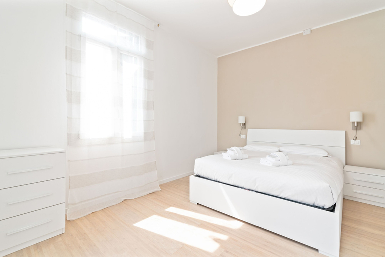 Others 3, Prato della Valle Roomy Flat, Padua