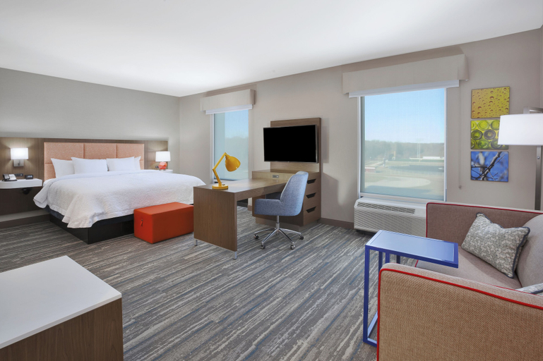 Bedroom 3, Hampton Inn & Suites Irvine-Orange County Airport, Orange