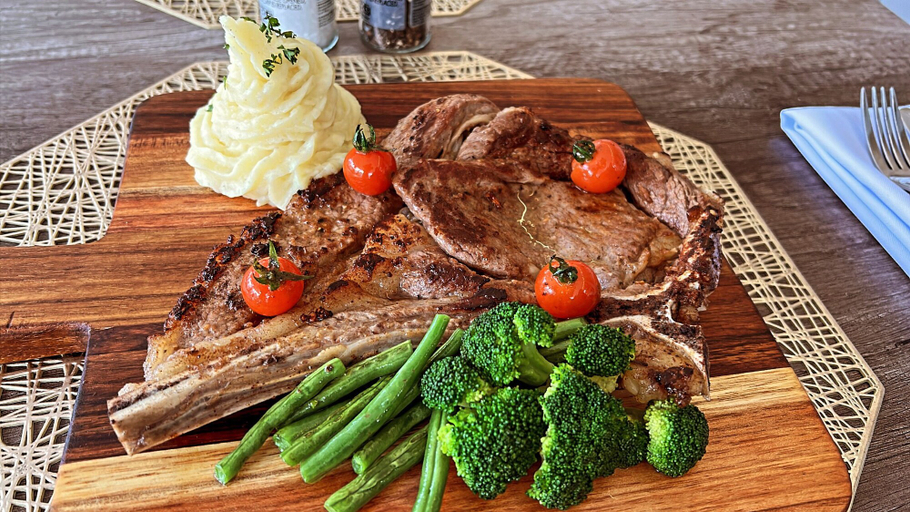 Food & Drinks 5, Residence Hotel, Harare